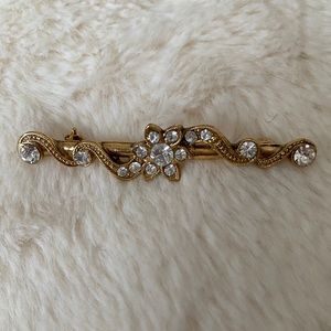 Bar pin with rhinestones